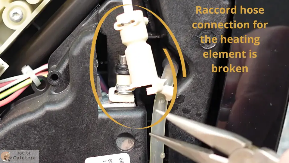 The Raccord hose connection for the heating element is broken