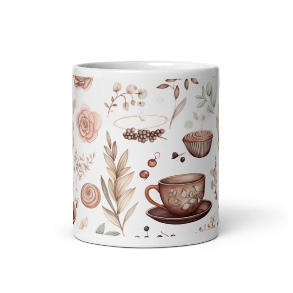 Taza blanca con diseño estampado de cafés y flores